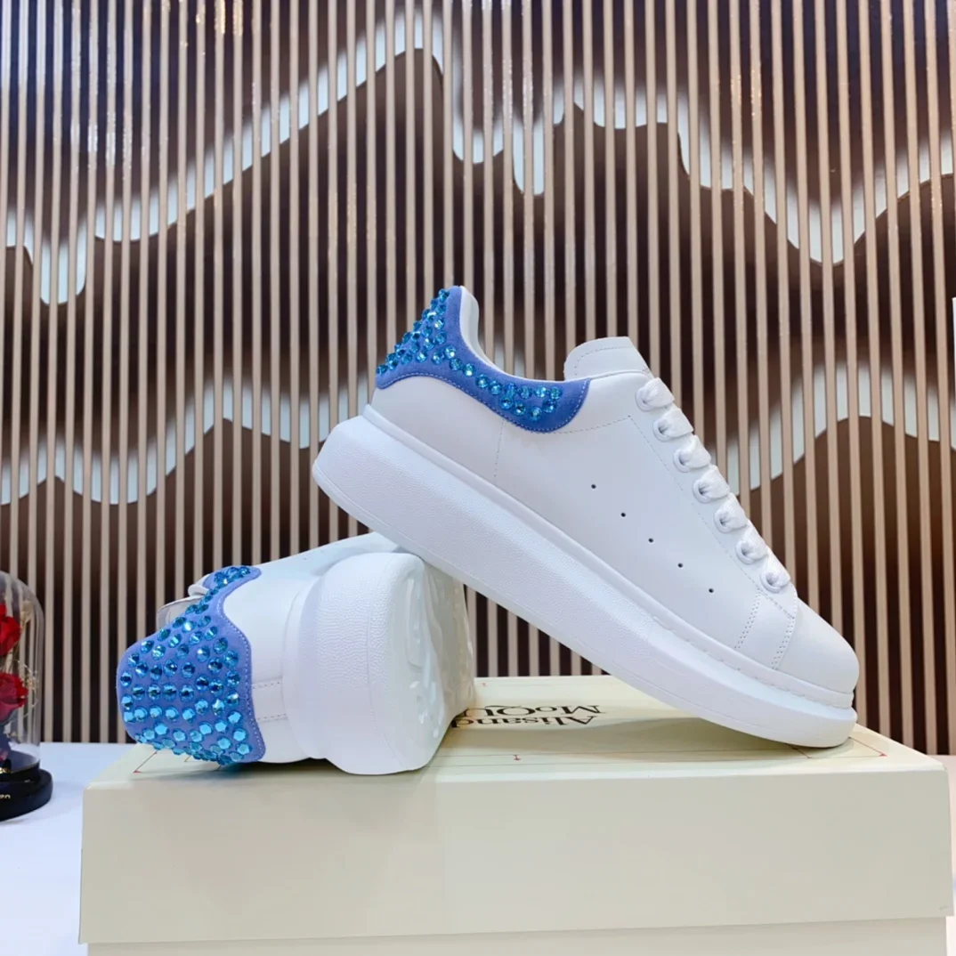 Top Hight Quality Mens Casual Sneakers Real Leather Womens Brand Designer Tennis Shoes Classic Fashion Design AMQ running shoes
Top Hight Quality Mens Casual Sneakers Real Leather Womens Brand Designer Tennis Shoes Classic Fashion Design AMQ running shoes