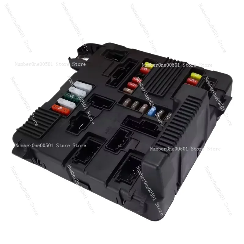 8200306033 Engine Fuse Box Unit for Megane 2 Scenic 2 MK2 Replacement 8200306032 -095
8200306033 Engine Fuse Box Unit for Megane 2 Scenic 2 MK2 Replacement 8200306032 -095