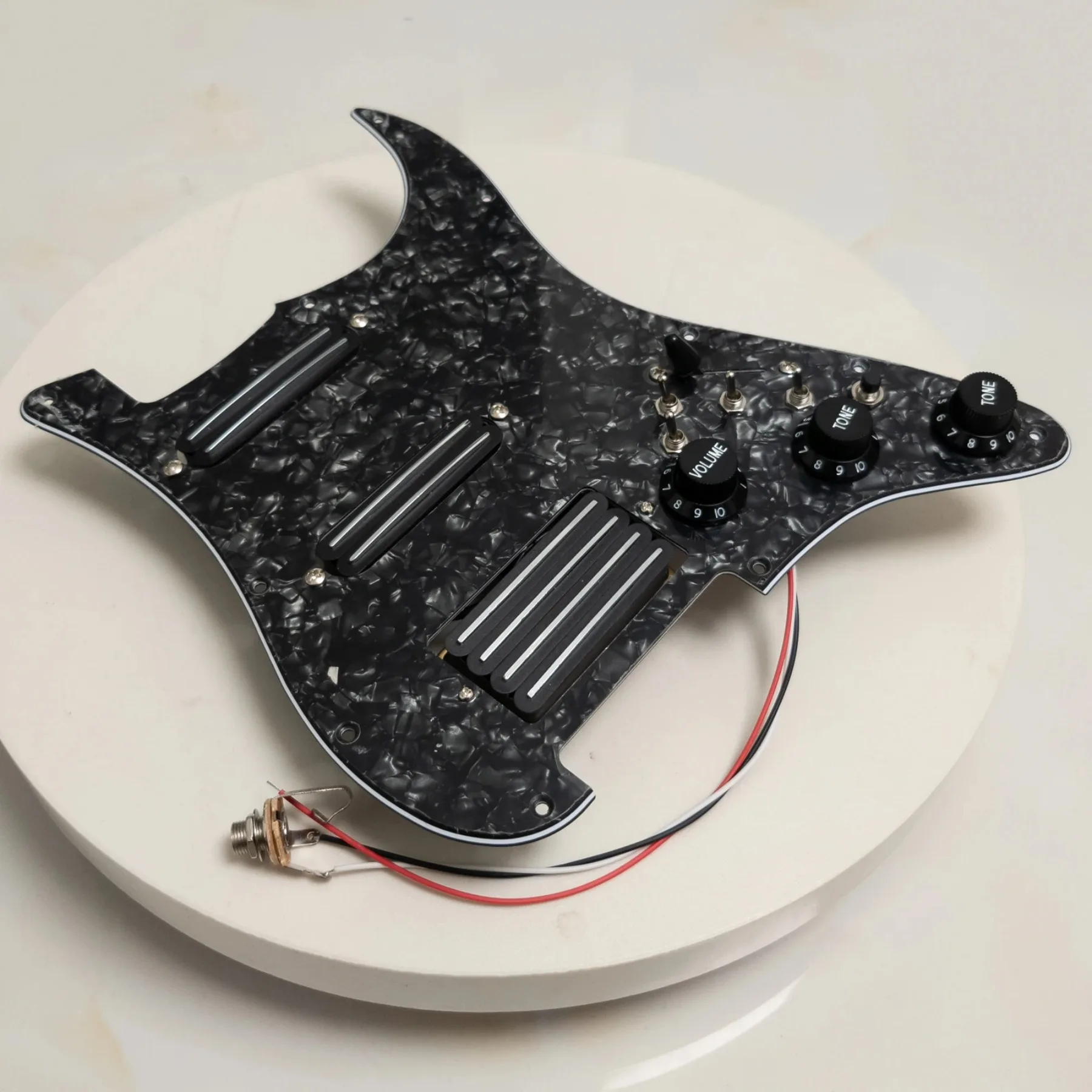Guitar Prewired Loaded Pickguard Set,for ST Guitar with Coil Splittin Humbucker Pickups Electric Guitars Replacement Parts
Guitar Prewired Loaded Pickguard Set,for ST Guitar with Coil Splittin Humbucker Pickups Electric Guitars Replacement Parts