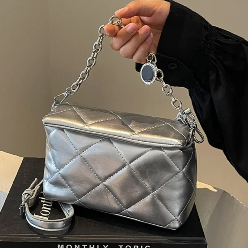 Women Bag Summer New Korean Popular Casual Versatile Personalized Chain One Shoulder Bags Fashion Diamond Lattice Crossbody Bag
Women Bag Summer New Korean Popular Casual Versatile Personalized Chain One Shoulder Bags Fashion Diamond Lattice Crossbody Bag
