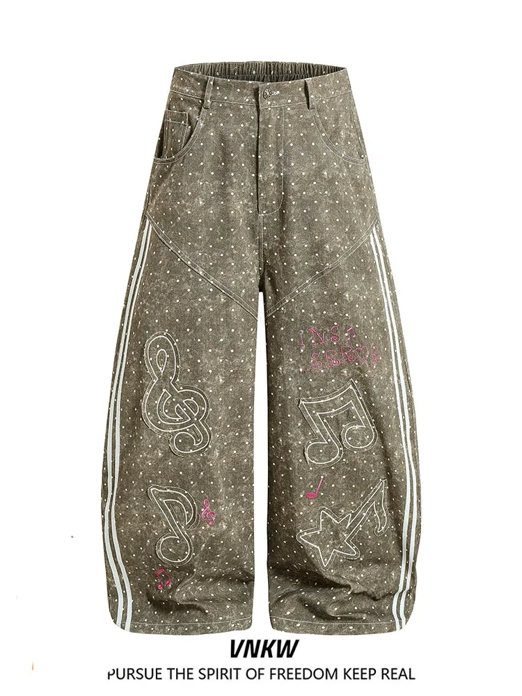American Retro Note Patchwork Loose Fit Knife Work Trousers Unisex Deconstructed Shape Casual Long Pants
American Retro Note Patchwork Loose Fit Knife Work Trousers Unisex Deconstructed Shape Casual Long Pants