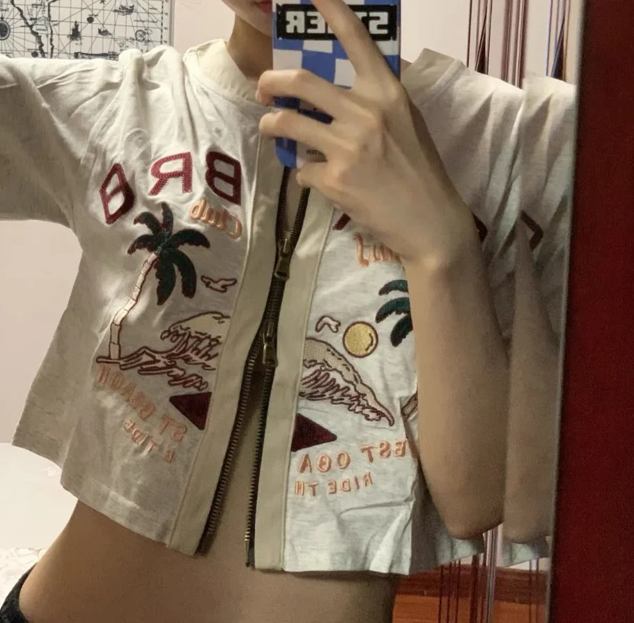 Embroidered Short T-shirt Women's Short-sleeved Jacket Retro Hot Girl Street Ins Top Summer Hip-hop
Embroidered Short T-shirt Women's Short-sleeved Jacket Retro Hot Girl Street Ins Top Summer Hip-hop