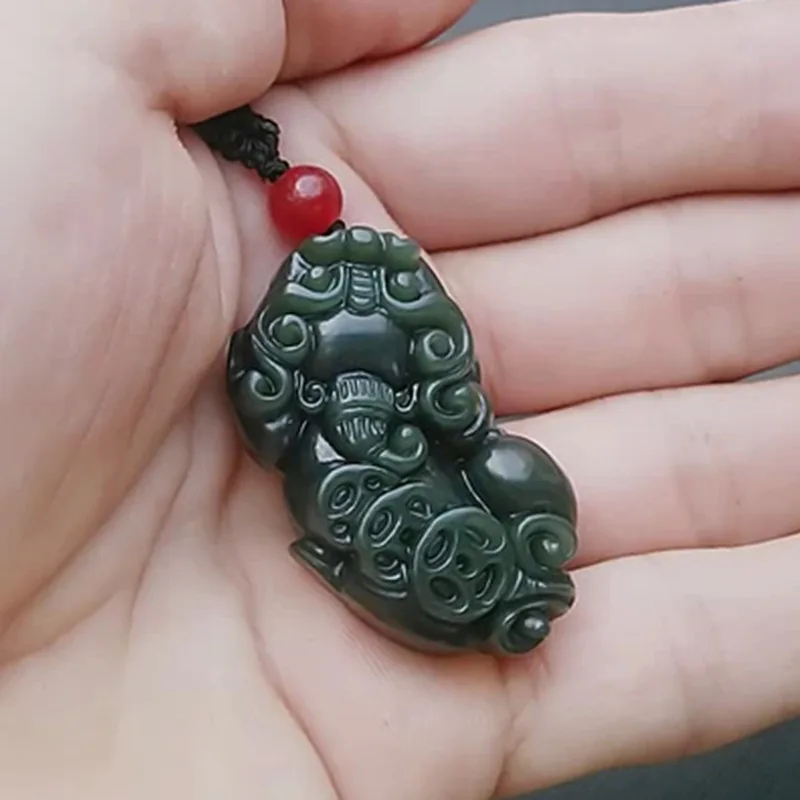 Подвеска A Goods Hotian Hetian Grey Jade Pi Xiu
Подвеска A Goods Hotian Hetian Grey Jade Pi Xiu