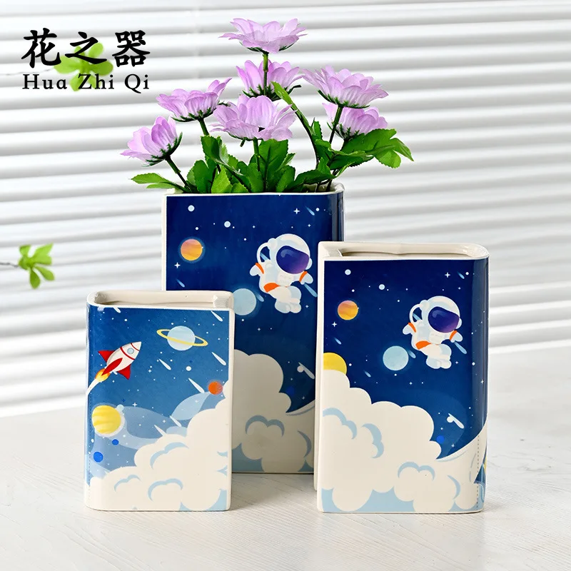 Blue Ceramic Vase Astronaut Decoration Creative Space Art Vase Dried Flower Flower Arrange Home Dining Room Study Decoration
Blue Ceramic Vase Astronaut Decoration Creative Space Art Vase Dried Flower Flower Arrange Home Dining Room Study Decoration