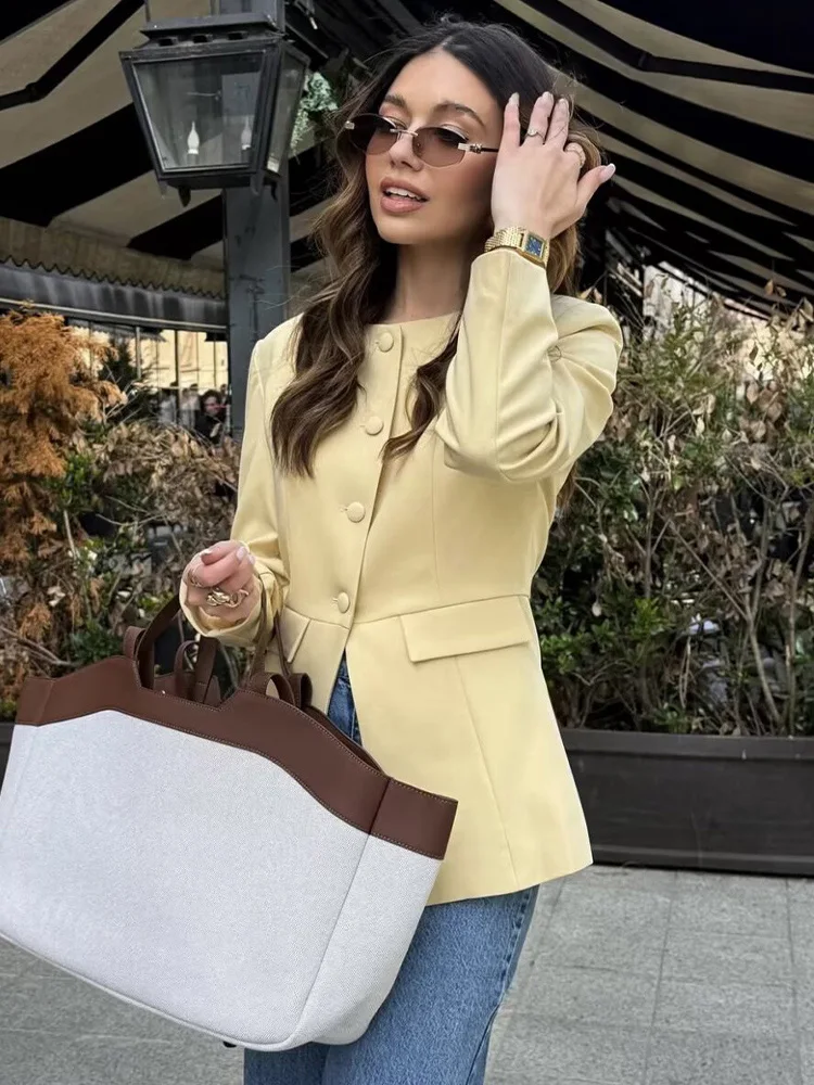 HH женское новое модное однобортное пальто с круглым вырезом и длинными рукавами, женские шикарные элегантные повседневные куртки с искусственными карманами и украшением
HH женское новое модное однобортное пальто с круглым вырезом и длинными рукавами, женские шикарные элегантные повседневные куртки с искусственными карманами и украшением