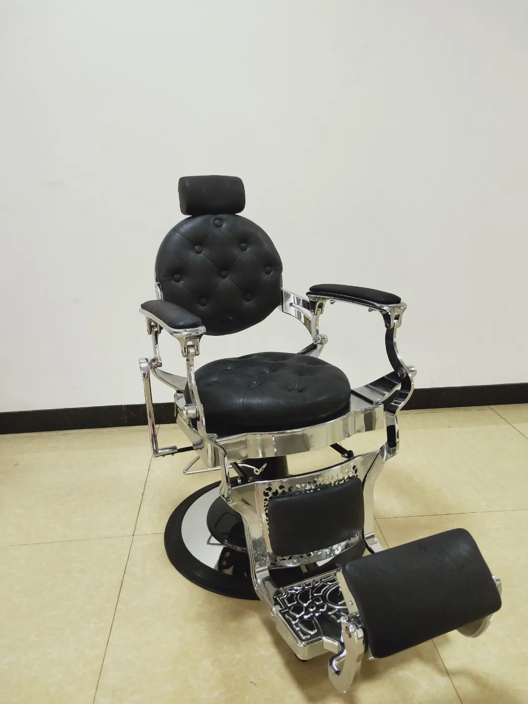 Hair salon special chair rotating down hair salon retro hair cutting chair
Hair salon special chair rotating down hair salon retro hair cutting chair
