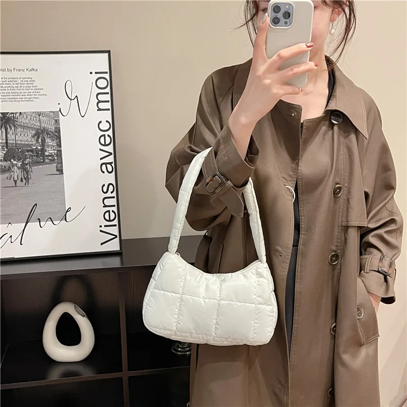 Fashion Handbags Ladies Casual Cotton-Padded Bags Solid Color Small Top-Handle Bags Women Underarm Shoulder Bags
Fashion Handbags Ladies Casual Cotton-Padded Bags Solid Color Small Top-Handle Bags Women Underarm Shoulder Bags