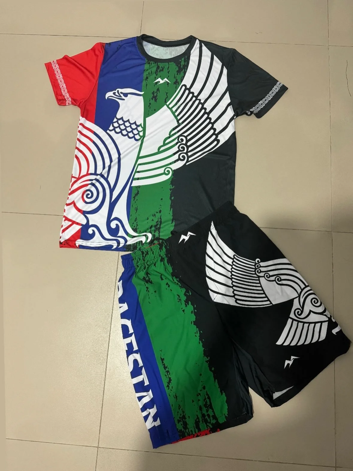 2026 Sports Set Men's Black Pink Graphic Rash Guard T-shirts & Shorts Quick Drying BJJ Training Combat Suit Quick Drying
2026 Sports Set Men's Black Pink Graphic Rash Guard T-shirts & Shorts Quick Drying BJJ Training Combat Suit Quick Drying