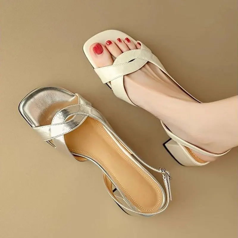 Fish mouth sandals women's thick heel 2026 summer new style French silver middle heel with exposed toes
Fish mouth sandals women's thick heel 2026 summer new style French silver middle heel with exposed toes