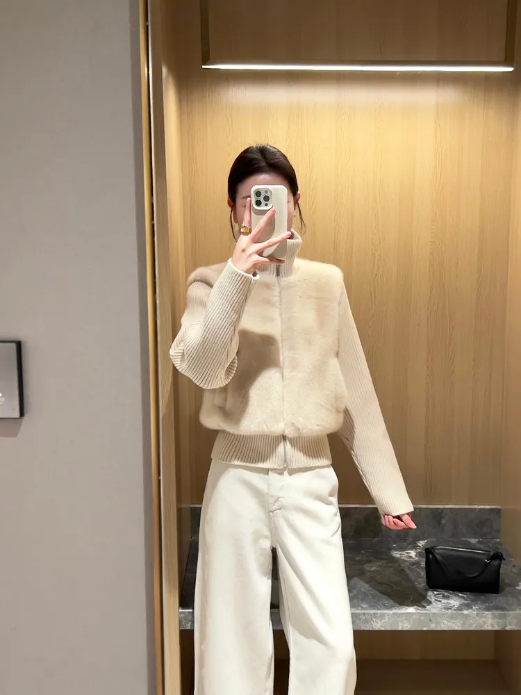 Premium Short High Collar Knitted Suede Coat Women's Design Unique Top Autumn Winter Fashion Commute Style Loose Fit Long Sleeve
Premium Short High Collar Knitted Suede Coat Women's Design Unique Top Autumn Winter Fashion Commute Style Loose Fit Long Sleeve