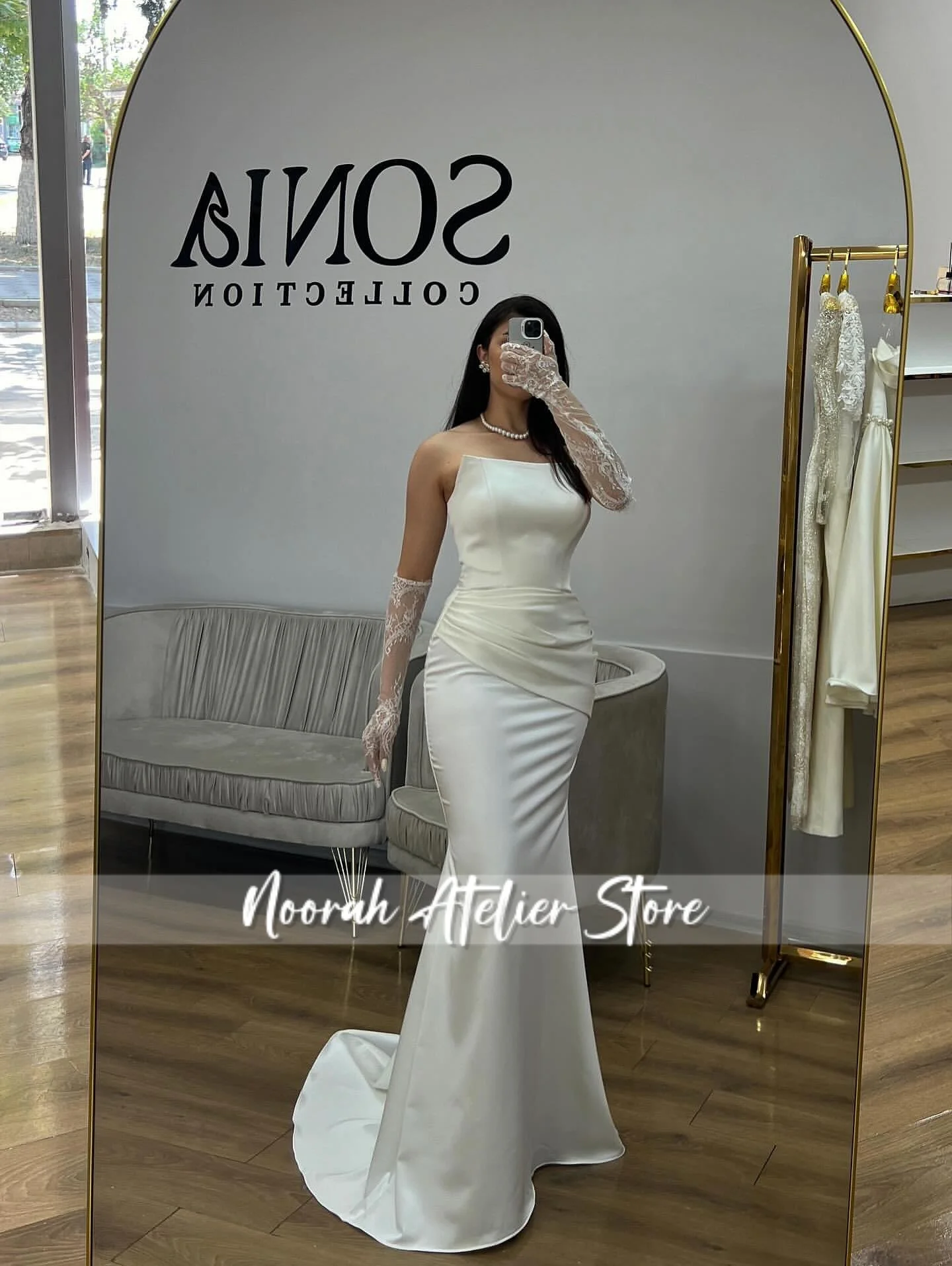 Simple White Strapless Luxury Evening Dresses 2025 With Lace Gloves Dubai Mermaid Party Gown Pleats Prom Dress Customize
Simple White Strapless Luxury Evening Dresses 2025 With Lace Gloves Dubai Mermaid Party Gown Pleats Prom Dress Customize