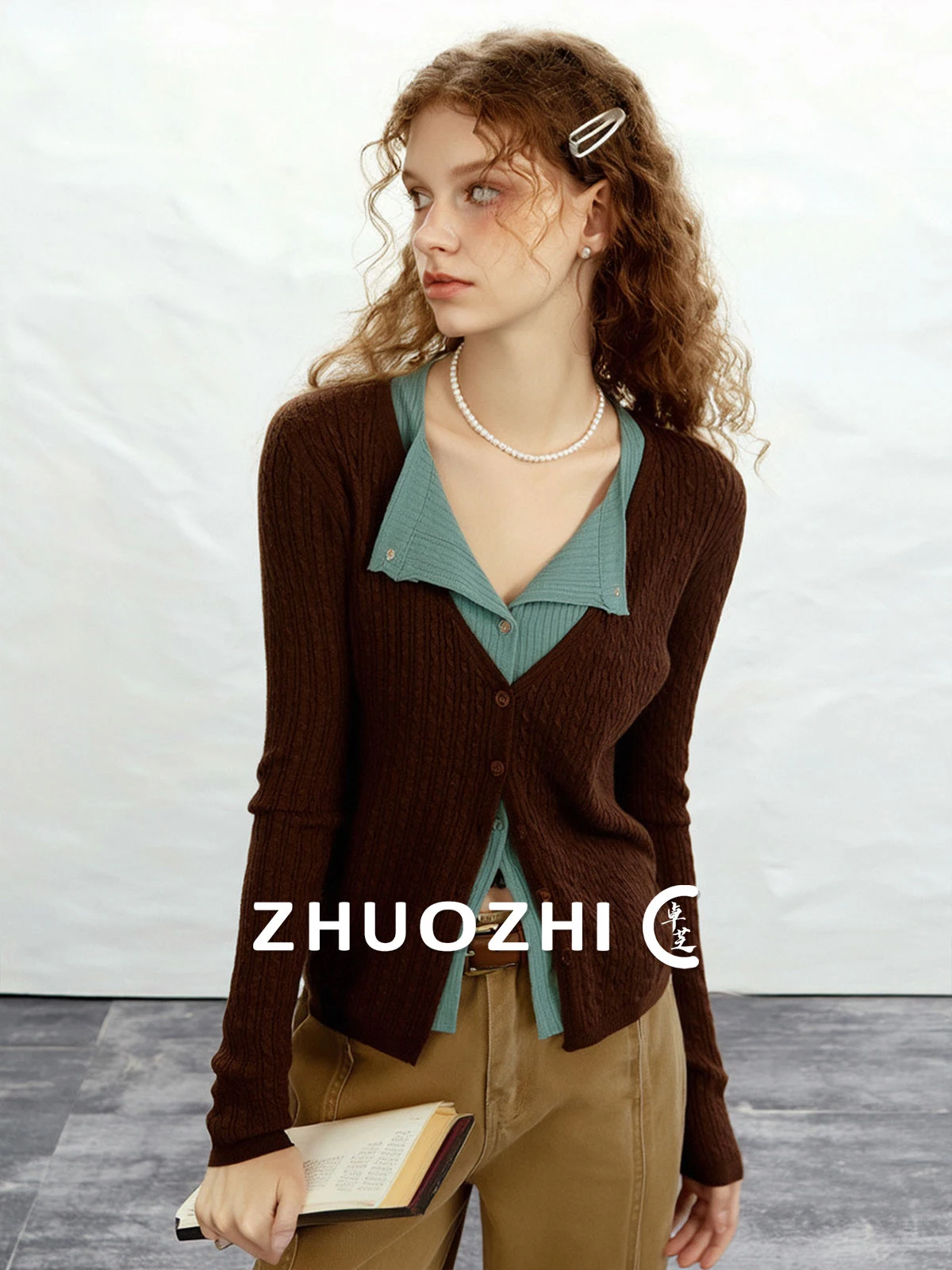 Женский вязаный кардиган ZhuoZhi Весна 2026: повседневный, с длинным рукавом, с цветочным узором, имитация двухслойности
Женский вязаный кардиган ZhuoZhi Весна 2026: повседневный, с длинным рукавом, с цветочным узором, имитация двухслойности