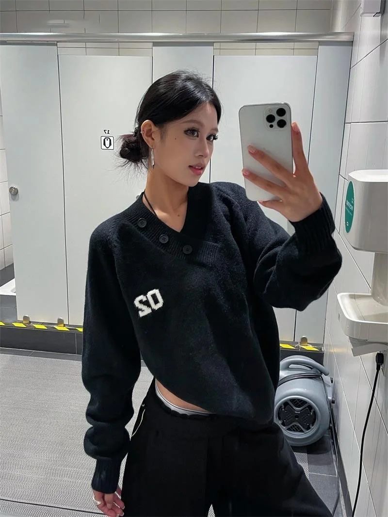 Retro Sle Women's Knitted Sweater Button up V-Ne Long Sve Casual Loose Fit Faionable Trendy Girl Online Exclusive
Retro Sle Women's Knitted Sweater Button up V-Ne Long Sve Casual Loose Fit Faionable Trendy Girl Online Exclusive