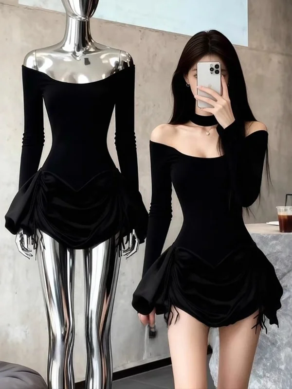 Stylish Black One-Shoulder Long Sleeve Dress Women's Fashion Casual Slimming Short Skirt Autumn Winter New Arrival
Stylish Black One-Shoulder Long Sleeve Dress Women's Fashion Casual Slimming Short Skirt Autumn Winter New Arrival