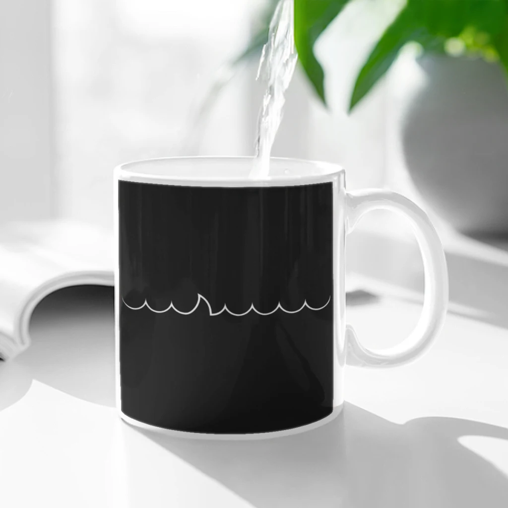 Into the jaws of the wave Ceramic Cup Coffee Oatmeal Breakfast Cup Creative Personality Mug
Into the jaws of the wave Ceramic Cup Coffee Oatmeal Breakfast Cup Creative Personality Mug