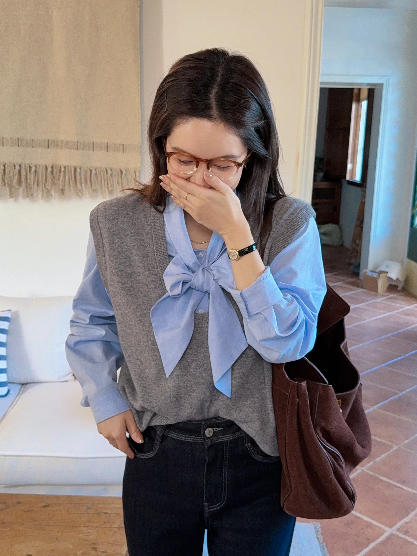 Женская хлопковая блузка Ribeelin Sisy с длинным рукавом в корейском стиле для офиса и повседневной носки, с кружевом и узлом, для ношения под одеждой
Женская хлопковая блузка Ribeelin Sisy с длинным рукавом в корейском стиле для офиса и повседневной носки, с кружевом и узлом, для ношения под одеждой