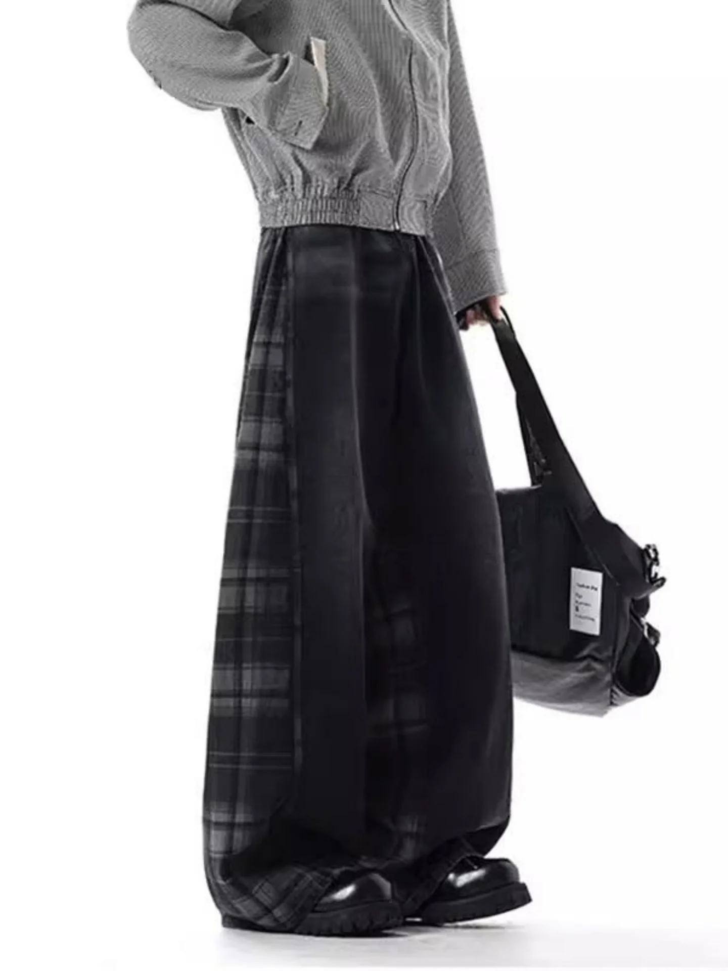 Мужские повседневные брюки в стиле ретро, осенне-зимние, в американском стиле, с клетчатыми вставками, свободные, широкие штанины, драпированные, удобные спортивные брюки
Мужские повседневные брюки в стиле ретро, осенне-зимние, в американском стиле, с клетчатыми вставками, свободные, широкие штанины, драпированные, удобные спортивные брюки