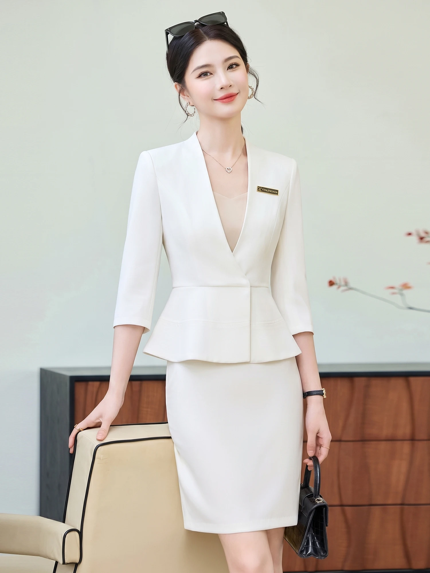 Professional Women's Suit Set Beige Spring Front Desk Reception Beauty Salon Work Uniform Thin Seven Sleeve Polyester Blend
Professional Women's Suit Set Beige Spring Front Desk Reception Beauty Salon Work Uniform Thin Seven Sleeve Polyester Blend