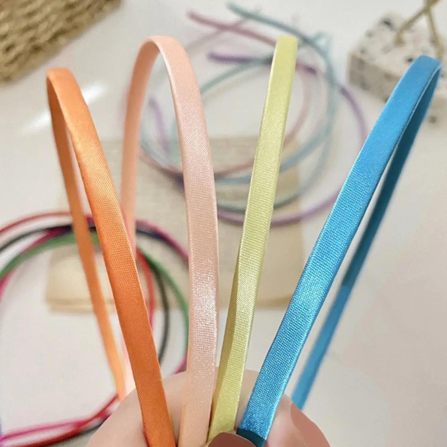 10 цветов, сверхтонкая металлическая повязка для волос в корейском стиле, однотонный универсальный обруч для волос для девочек, аксессуары для волос, подарок для девочек своими руками, головные уборы
10 цветов, сверхтонкая металлическая повязка для волос в корейском стиле, однотонный универсальный обруч для волос для девочек, аксессуары для волос, подарок для девочек своими руками, головные уборы