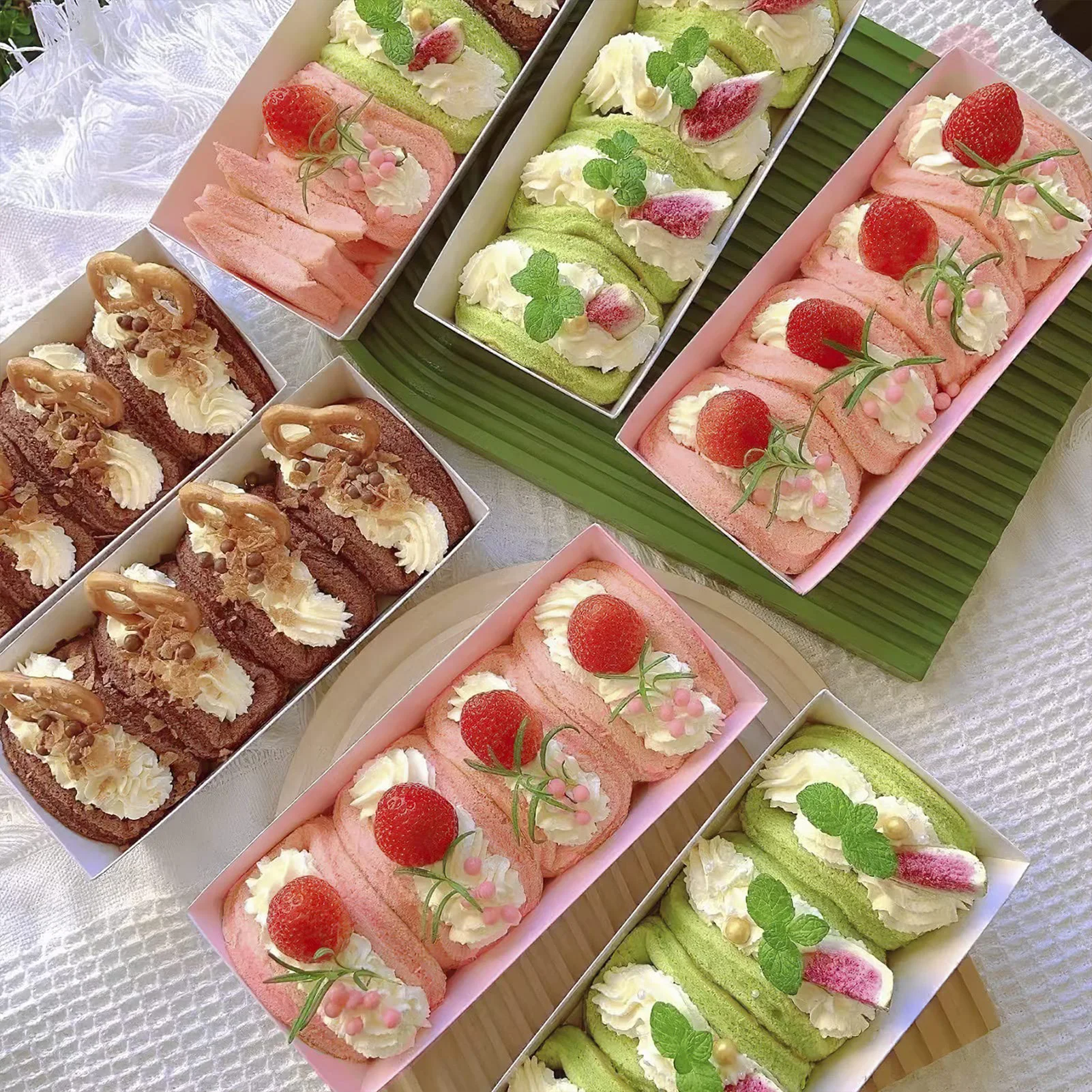 Bento Box Adult Sandwich Box Large Capacity Lightweight Food Container for Students Workers Business Men
Bento Box Adult Sandwich Box Large Capacity Lightweight Food Container for Students Workers Business Men