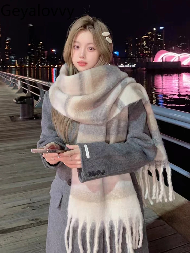 Winter New High-End Korean Style Sweet Girls Neck Cover Versatile Outdoor Warm Scarf Plaid Tassel Scarves for Women
Winter New High-End Korean Style Sweet Girls Neck Cover Versatile Outdoor Warm Scarf Plaid Tassel Scarves for Women