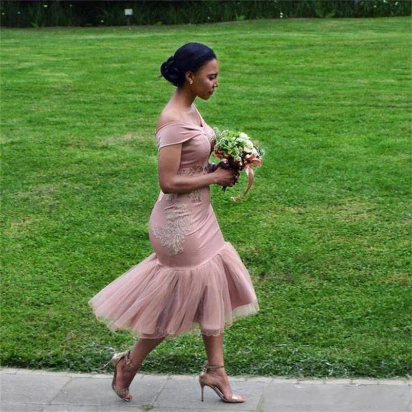 Off The Shoulder Tea Length Short Maid Of Honor Gowns Cheap African Bridesmaid Dress Dusty Pink Mermaid Bridesmaid Dresses
Off The Shoulder Tea Length Short Maid Of Honor Gowns Cheap African Bridesmaid Dress Dusty Pink Mermaid Bridesmaid Dresses
