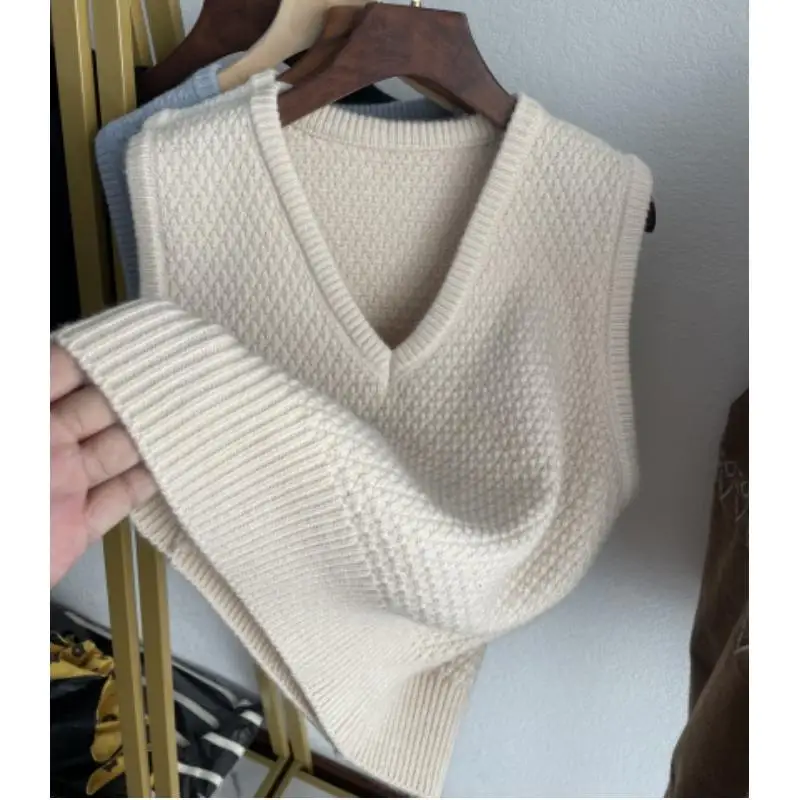 Knitted Vest Women Spring Autumn Vintage Casual Preppy Style Sleeveless Sweater Female Fashion Loose All-match Waistcoat R261
Knitted Vest Women Spring Autumn Vintage Casual Preppy Style Sleeveless Sweater Female Fashion Loose All-match Waistcoat R261