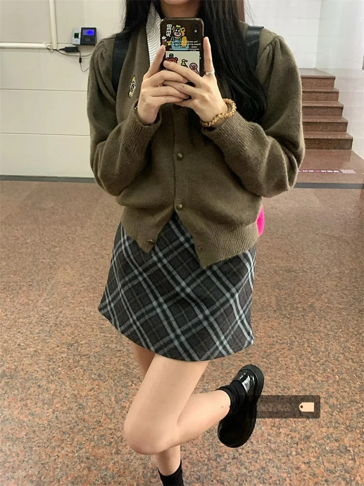 Женский вязаный кардиган с отложным воротником, тонкий, мягкий, средней плотности, в университетском стиле, весенняя новинка
Женский вязаный кардиган с отложным воротником, тонкий, мягкий, средней плотности, в университетском стиле, весенняя новинка