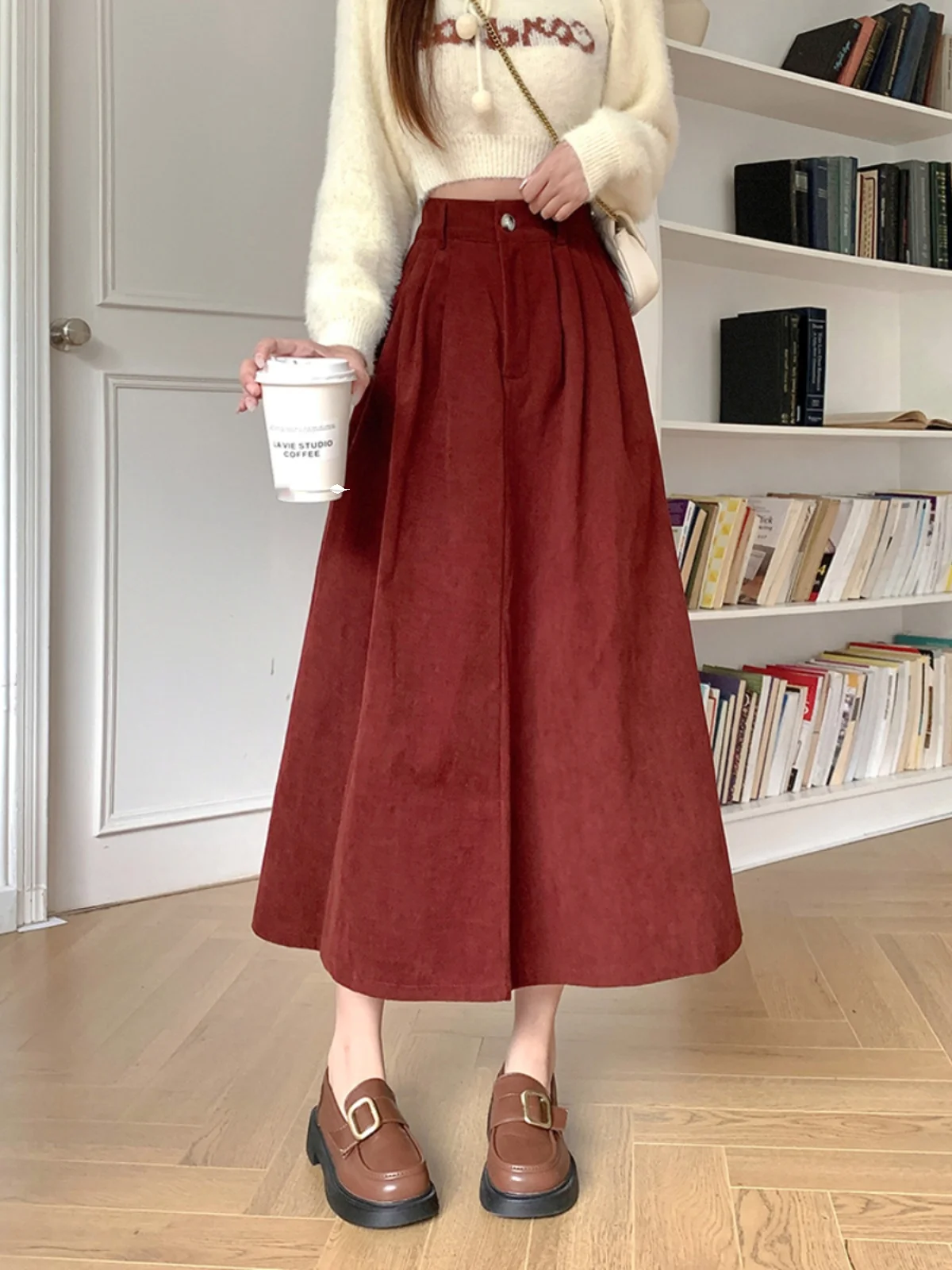 Ретро-юбка из европейского хлопкового бархата, универсальная, женская, с высокой талией, стройнящая, скрывающая бедра, А-силуэт, фасон «зонтик»
Ретро-юбка из европейского хлопкового бархата, универсальная, женская, с высокой талией, стройнящая, скрывающая бедра, А-силуэт, фасон «зонтик»