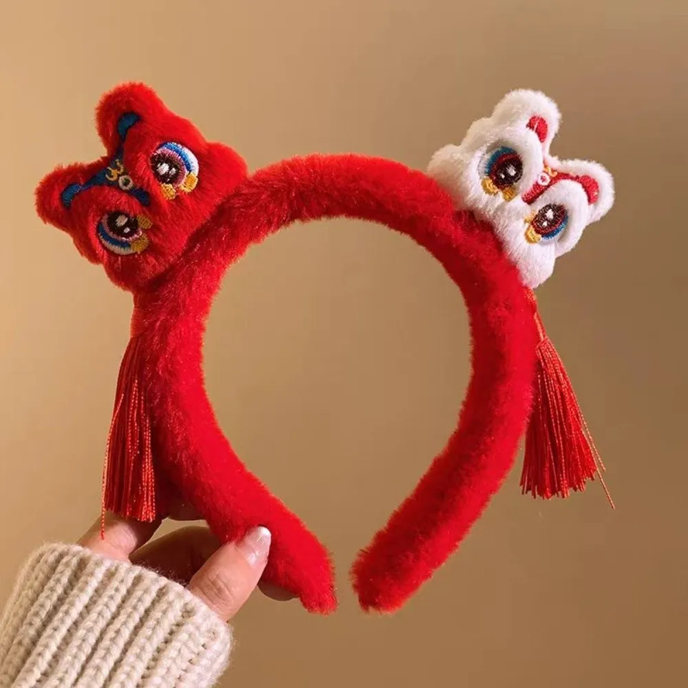 Cute Lion New Year Hair Hoop Tassel Flower Red Headband Embroidered Bow Tang Suit Hanfu Hair Accessories Girls
Cute Lion New Year Hair Hoop Tassel Flower Red Headband Embroidered Bow Tang Suit Hanfu Hair Accessories Girls