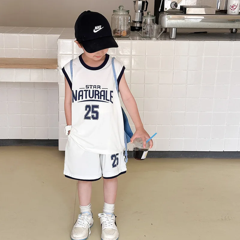 Children Clothing Set 2024 Summer Boys Color Contrast Letters Sports Two-piece Baby Mesh Breathable Handsome Vest Shorts Set
Children Clothing Set 2024 Summer Boys Color Contrast Letters Sports Two-piece Baby Mesh Breathable Handsome Vest Shorts Set