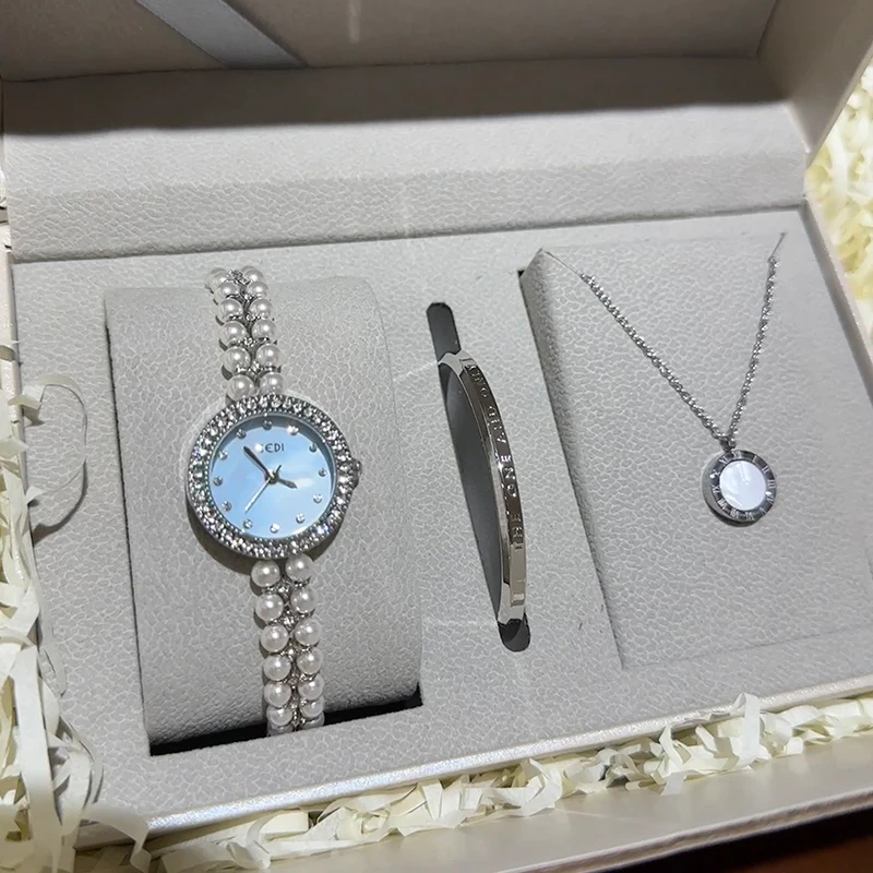 Watch Women's 2024 New Light Luxury Niche Premium Temperament Waterproof Pearl Bracelet Watch Women's Watch
Watch Women's 2024 New Light Luxury Niche Premium Temperament Waterproof Pearl Bracelet Watch Women's Watch