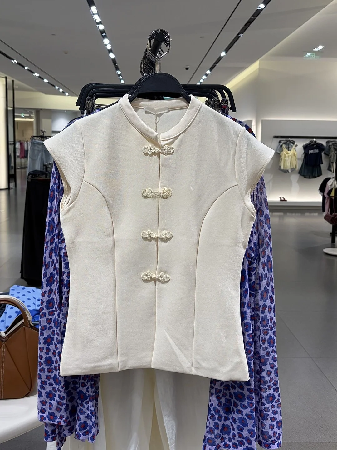 Summer New Sweet And Spicy Style Women's Vest Short Sleeve Zhongshan Collar Rope Buckle Elastic Tank Top 6050345 Short Shirt
Summer New Sweet And Spicy Style Women's Vest Short Sleeve Zhongshan Collar Rope Buckle Elastic Tank Top 6050345 Short Shirt