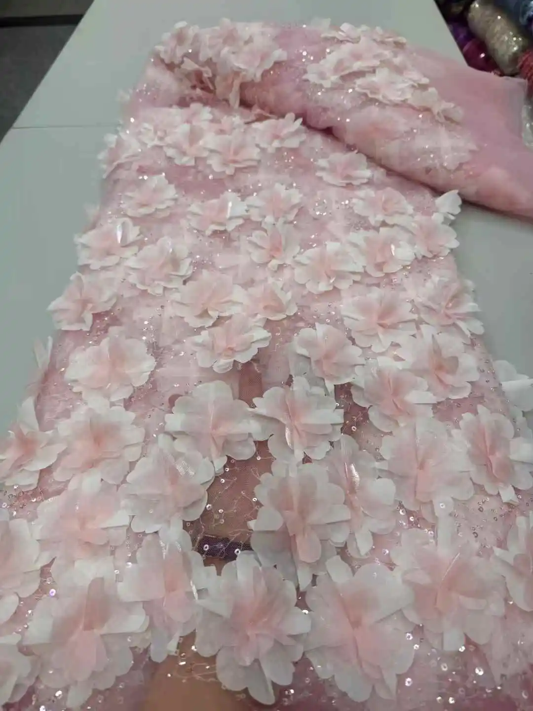High Quality Design 3D Flowers Embroidery Lace Fabric Elegant Exquisite Beads Sequin Tulle Lace For For Nigerian Wedding Dress
High Quality Design 3D Flowers Embroidery Lace Fabric Elegant Exquisite Beads Sequin Tulle Lace For For Nigerian Wedding Dress