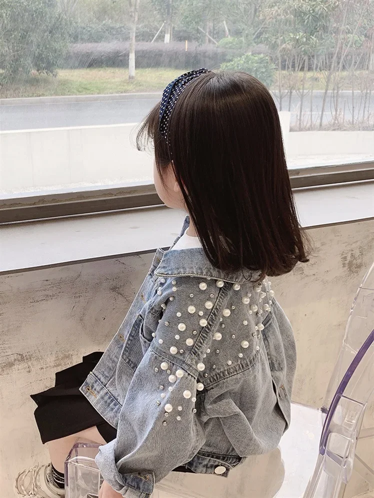 2024 Children Girl Spring Autumn Coat Cotton Denim Turn Down Collar Cardigan Single Breasted Patched Pearl Tops Infant Outerwear
2024 Children Girl Spring Autumn Coat Cotton Denim Turn Down Collar Cardigan Single Breasted Patched Pearl Tops Infant Outerwear