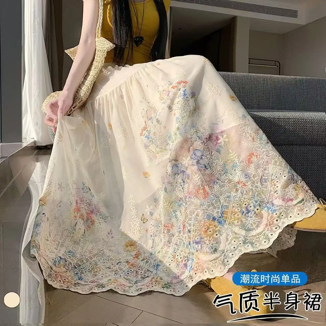 Large Size French Sweet Style Design Sense Embroidery Printing Skirt Women's Summer High Waist Thin A-line Long Skirts
Large Size French Sweet Style Design Sense Embroidery Printing Skirt Women's Summer High Waist Thin A-line Long Skirts
