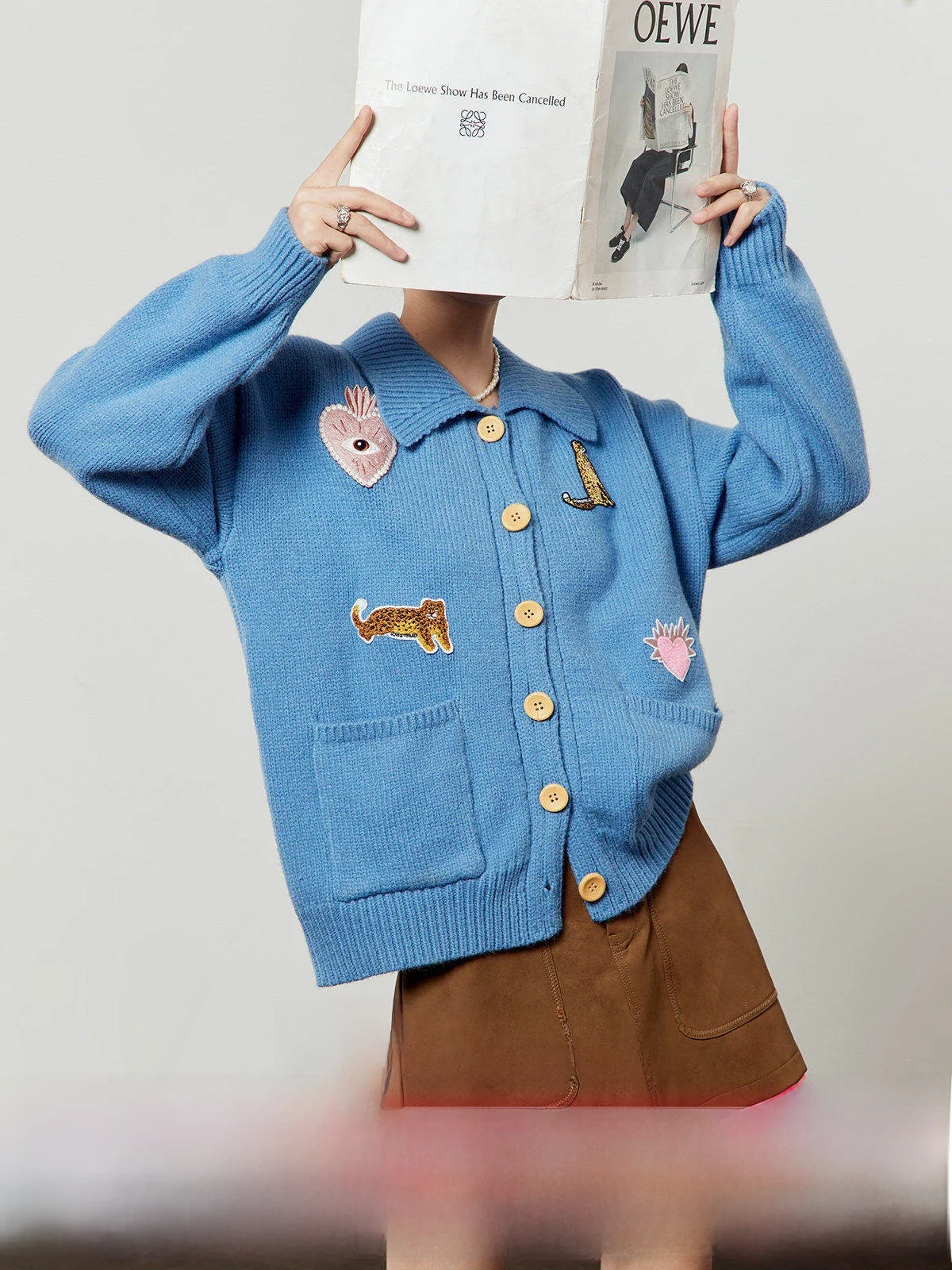 Blue Knitted Sweater Women's Spring New Sle Heart Eye Leopard Embroidery Turn-down Collar Knitted Jaet Comfortable Fit
Blue Knitted Sweater Women's Spring New Sle Heart Eye Leopard Embroidery Turn-down Collar Knitted Jaet Comfortable Fit