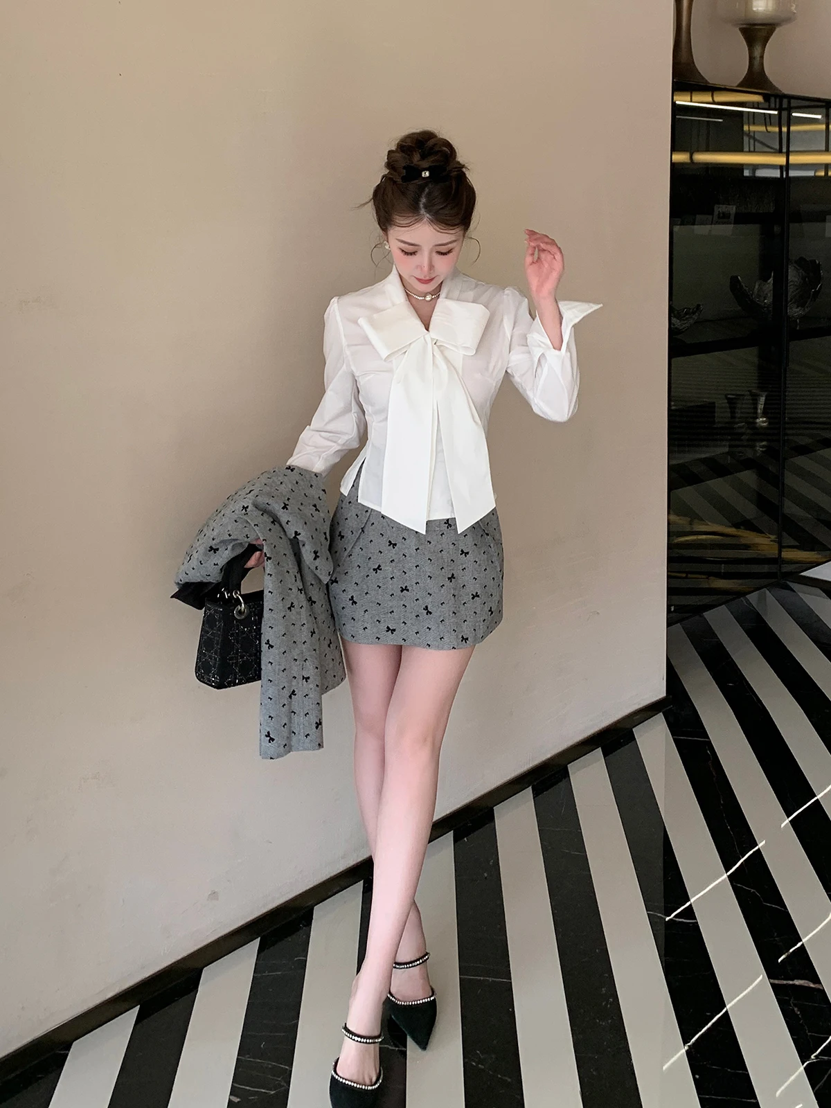 Легкая, сладкая, женственная юбка А-силуэта с завязкой, простая в сочетании, маленького размера, для молодых женщин
Легкая, сладкая, женственная юбка А-силуэта с завязкой, простая в сочетании, маленького размера, для молодых женщин