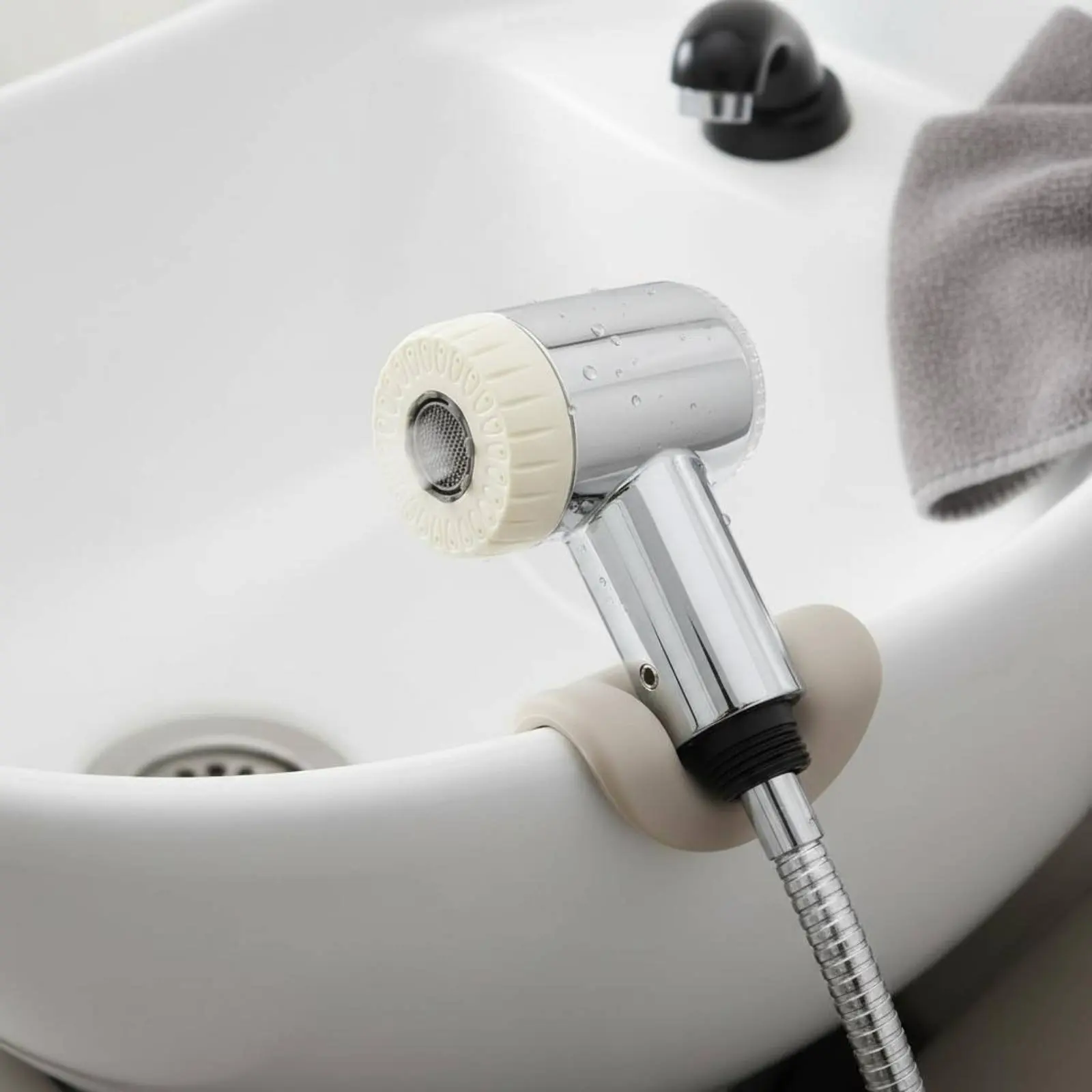 Shampoo Sprayer High Pressure Salon Shower Head Salon Shampoo Bowl Spray Head Ergonomic Design Handheld Faucet Sprayer
Shampoo Sprayer High Pressure Salon Shower Head Salon Shampoo Bowl Spray Head Ergonomic Design Handheld Faucet Sprayer