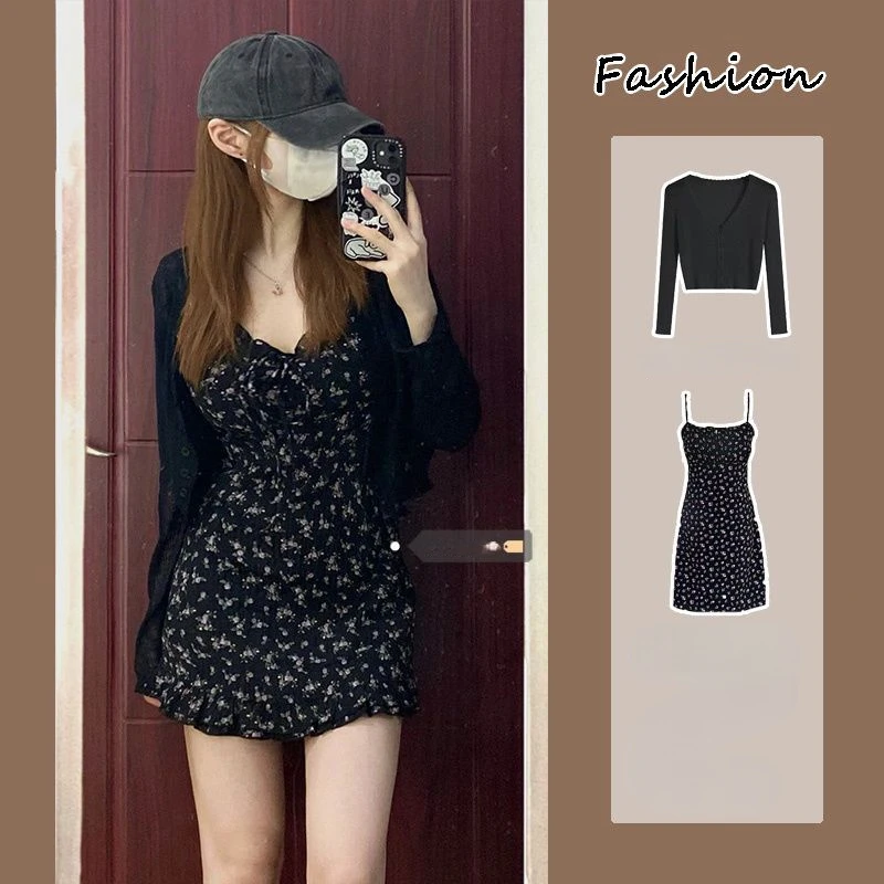 Summer 2023 New Small Waist Thin Sweet Spicy A Word Short Skirt French Floral Halter Dress Female
Summer 2023 New Small Waist Thin Sweet Spicy A Word Short Skirt French Floral Halter Dress Female