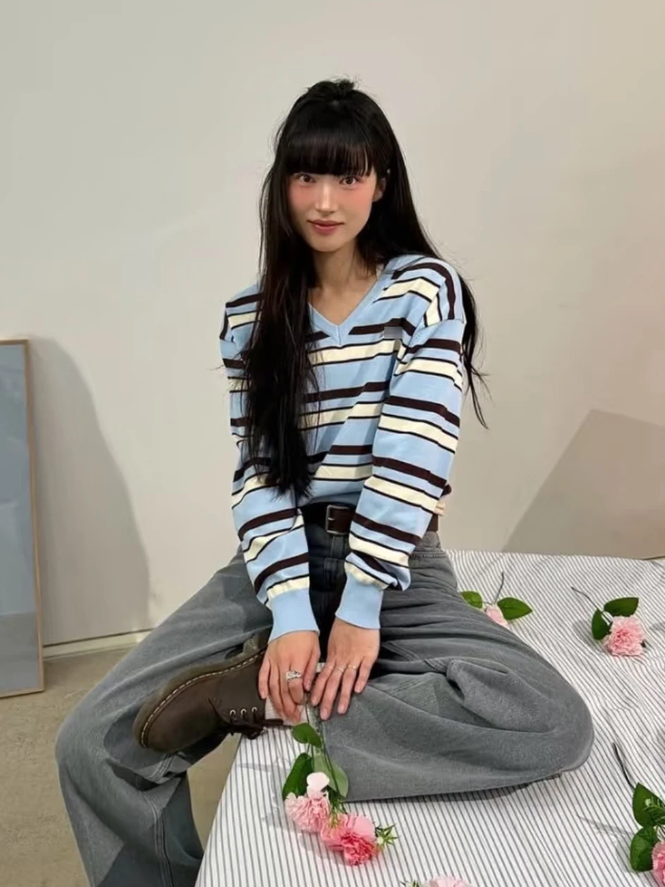 Spring 2026 Anti-Aging American College Sle V-Ne Long Sve Knitted Sweater Color Blo Top Women Casual Comfortable Bre...
Spring 2026 Anti-Aging American College Sle V-Ne Long Sve Knitted Sweater Color Blo Top Women Casual Comfortable Bre...
