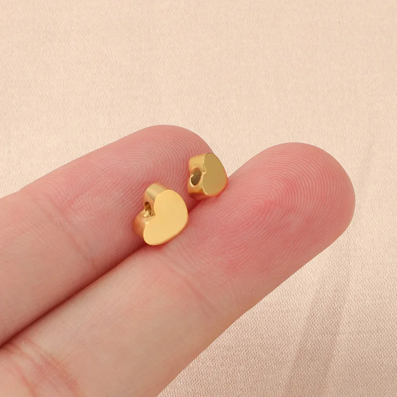 30pcs Mirror stainless steel heart-shaped small hole bead necklace accessories DIY birthday gift
30pcs Mirror stainless steel heart-shaped small hole bead necklace accessories DIY birthday gift