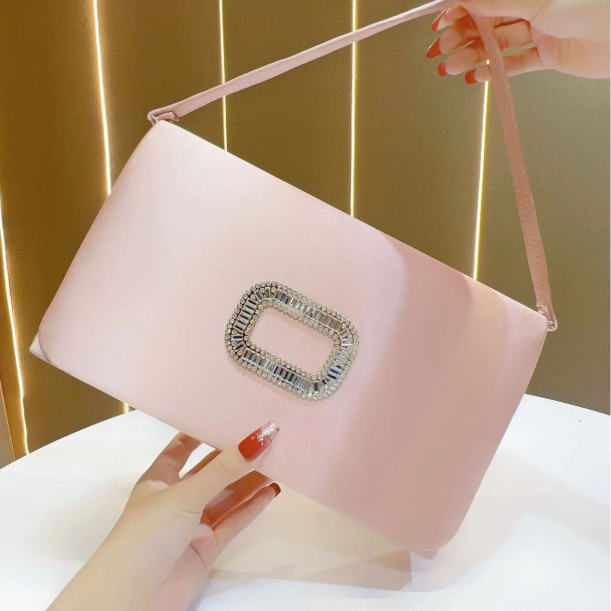 2025 New Large Capacity Evening Bag Women’s Small Fragrance Style Shoulder Handbag Crossbody Dinner Purse Elegant Polyester Tote
2025 New Large Capacity Evening Bag Women’s Small Fragrance Style Shoulder Handbag Crossbody Dinner Purse Elegant Polyester Tote
