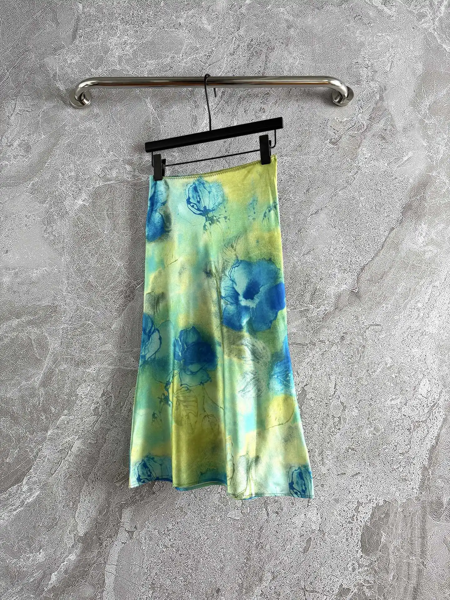 Ladies' 25 Spring/Summer New Silk printed half skirt Woman Clothes Skirts Women ClothingFashion Women's Skirts
Ladies' 25 Spring/Summer New Silk printed half skirt Woman Clothes Skirts Women ClothingFashion Women's Skirts