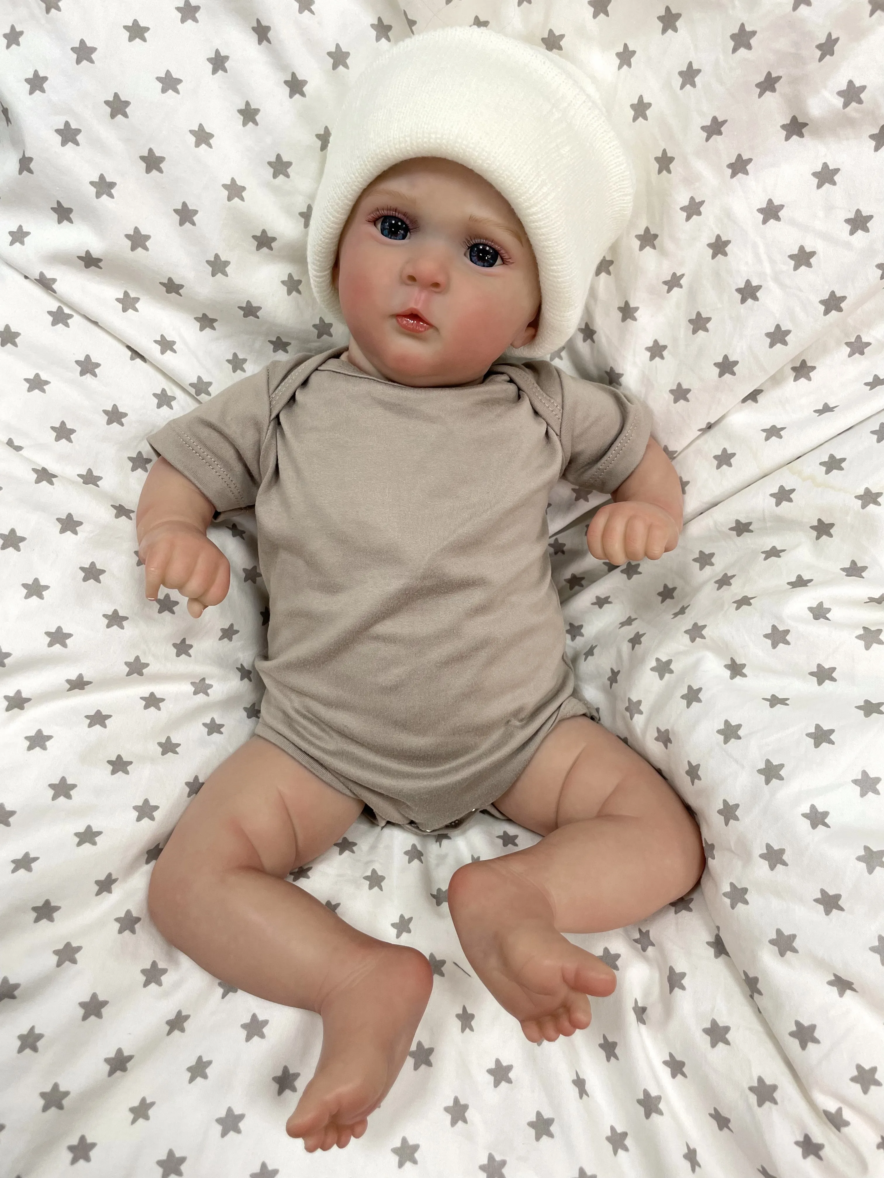 Cokela 19-дюймовая/48 см кукла реборн, реалистичный мальчик, реалистичный ручной рисунок волос, настоящая мягкая на ощупь, приятная детская кукла реборн для сна
Cokela 19-дюймовая/48 см кукла реборн, реалистичный мальчик, реалистичный ручной рисунок волос, настоящая мягкая на ощупь, приятная детская кукла реборн для сна