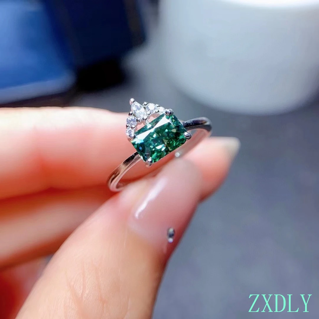 2022 Green Moissanite Ring for Women Jewelry Rectangle Gem New Cut Engagement Ring 925 Silver Ring Birthday Gift
2022 Green Moissanite Ring for Women Jewelry Rectangle Gem New Cut Engagement Ring 925 Silver Ring Birthday Gift