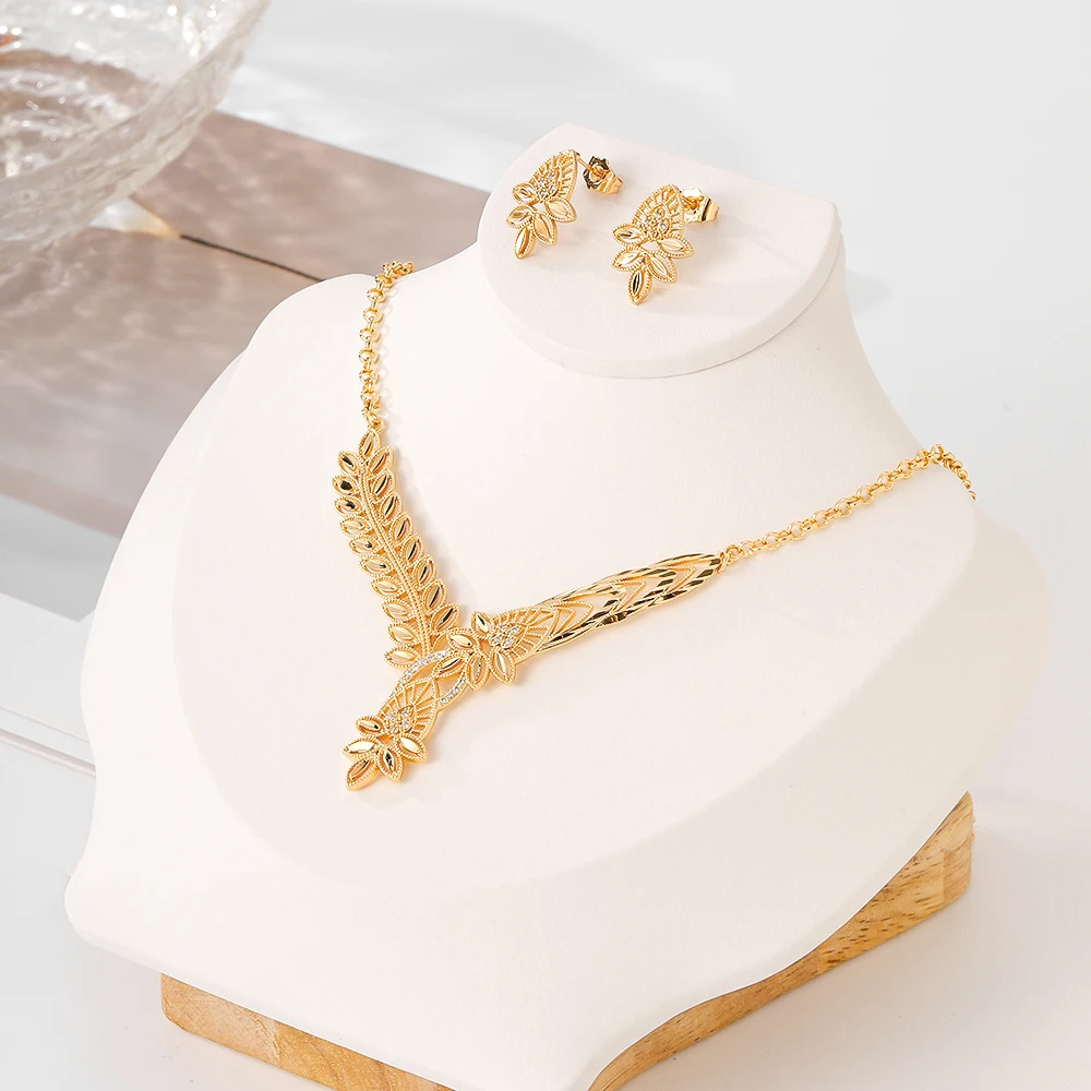 Earrings, Necklaces, Exquisite Jewelry Set, Women's New Fashion Design, Inlaid with Zircon Jewelry, Popular and Elegant Style
Earrings, Necklaces, Exquisite Jewelry Set, Women's New Fashion Design, Inlaid with Zircon Jewelry, Popular and Elegant Style