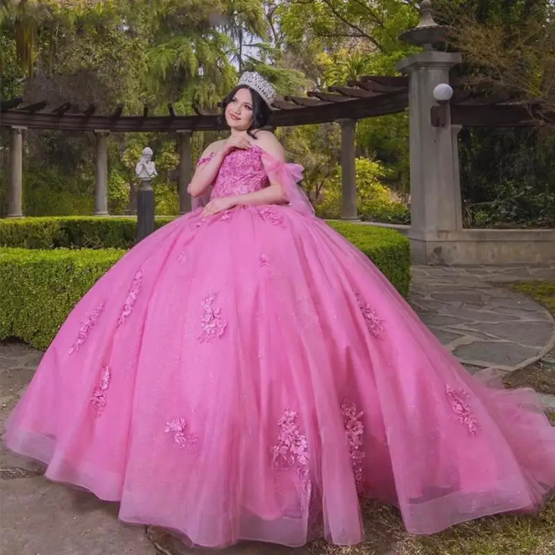 Розовое изящное бальное платье по индивидуальному заказу, платье Quinceanera для девочек, блестящий халат с открытыми плечами и аппликацией, халат Quinceanera Rouge
Розовое изящное бальное платье по индивидуальному заказу, платье Quinceanera для девочек, блестящий халат с открытыми плечами и аппликацией, халат Quinceanera Rouge