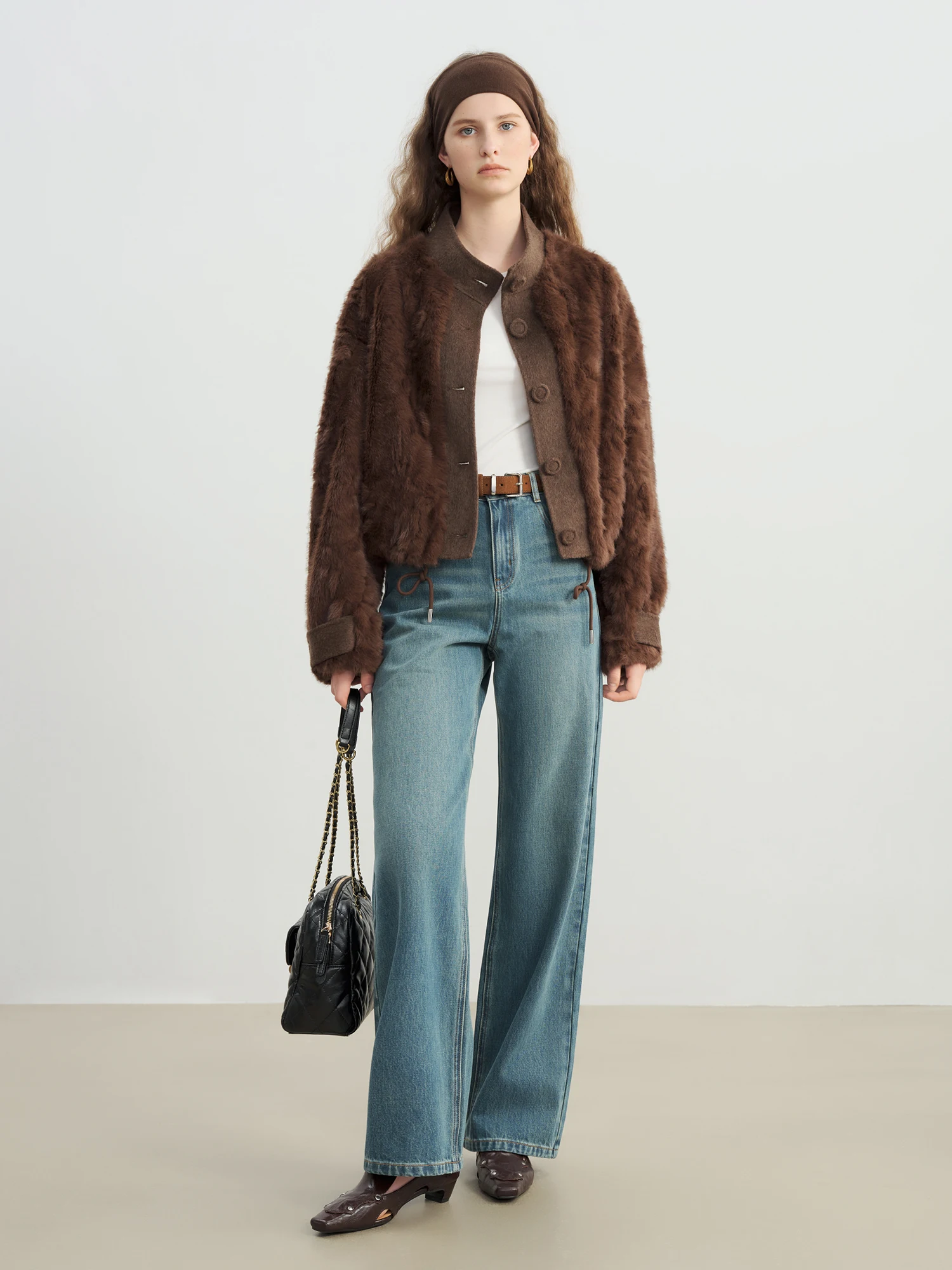 ZIQIAO миниатюрные женские винтажные потертые синие прямые джинсы, осень-зима 2025, Новое поступление, узкие широкие брюки в пол
ZIQIAO миниатюрные женские винтажные потертые синие прямые джинсы, осень-зима 2025, Новое поступление, узкие широкие брюки в пол