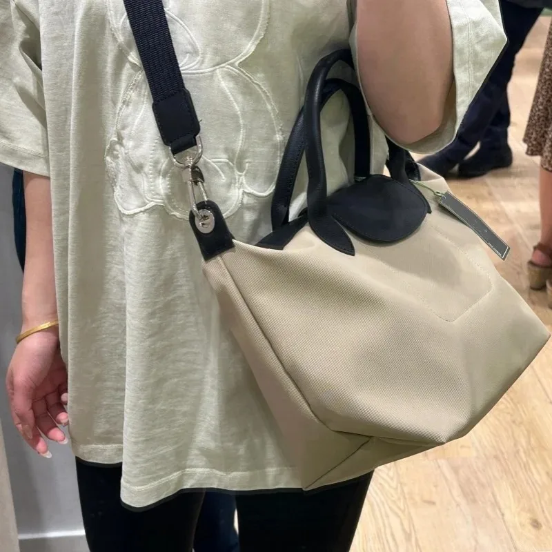 New Women's hobos bag Energy twill cross body camying bag, short handle bag high quality
New Women's hobos bag Energy twill cross body camying bag, short handle bag high quality